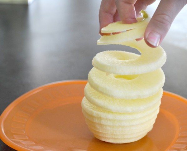 apple-slinky-machine