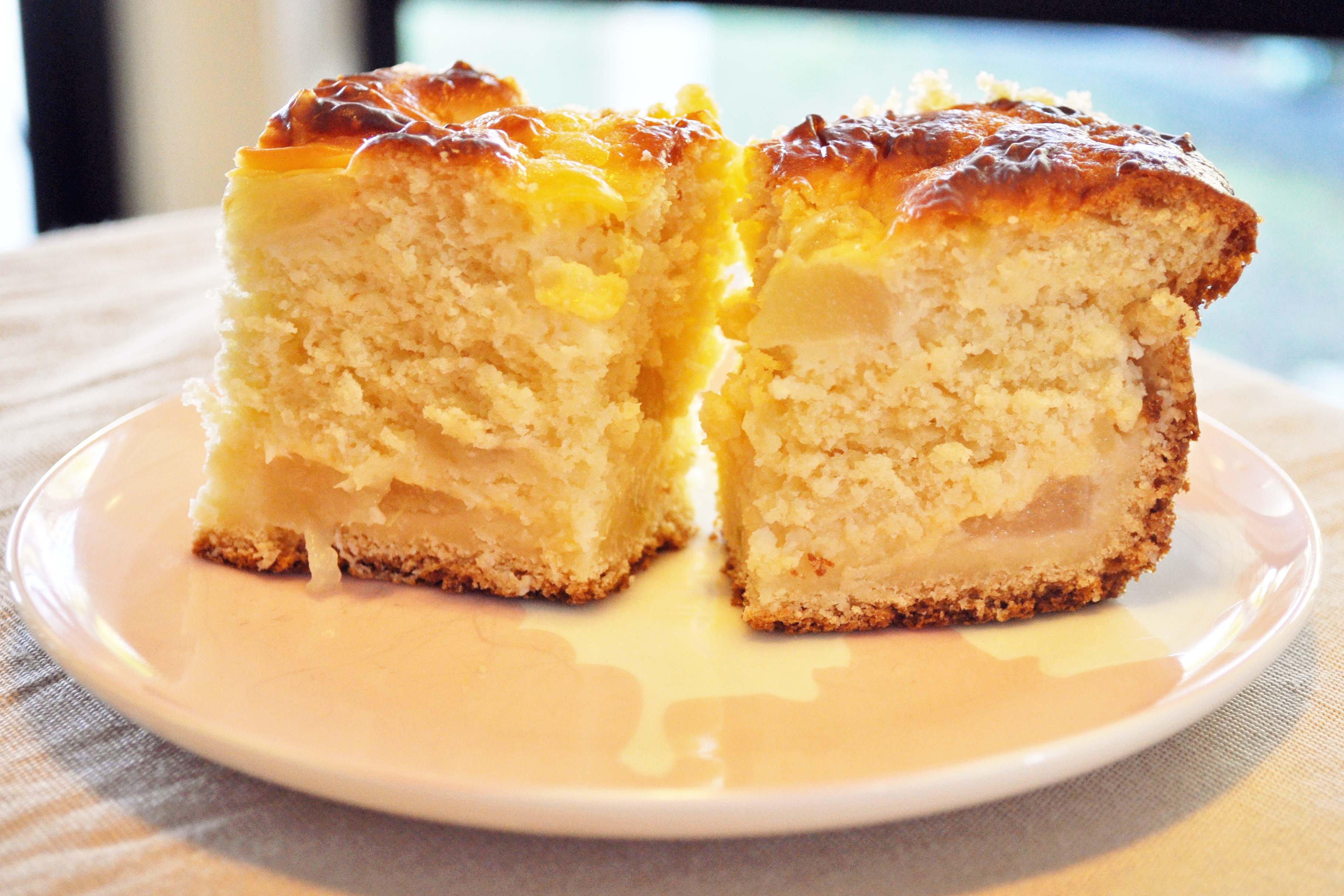 Apple Crumble Custard Cake | the saffron cafe bangkok