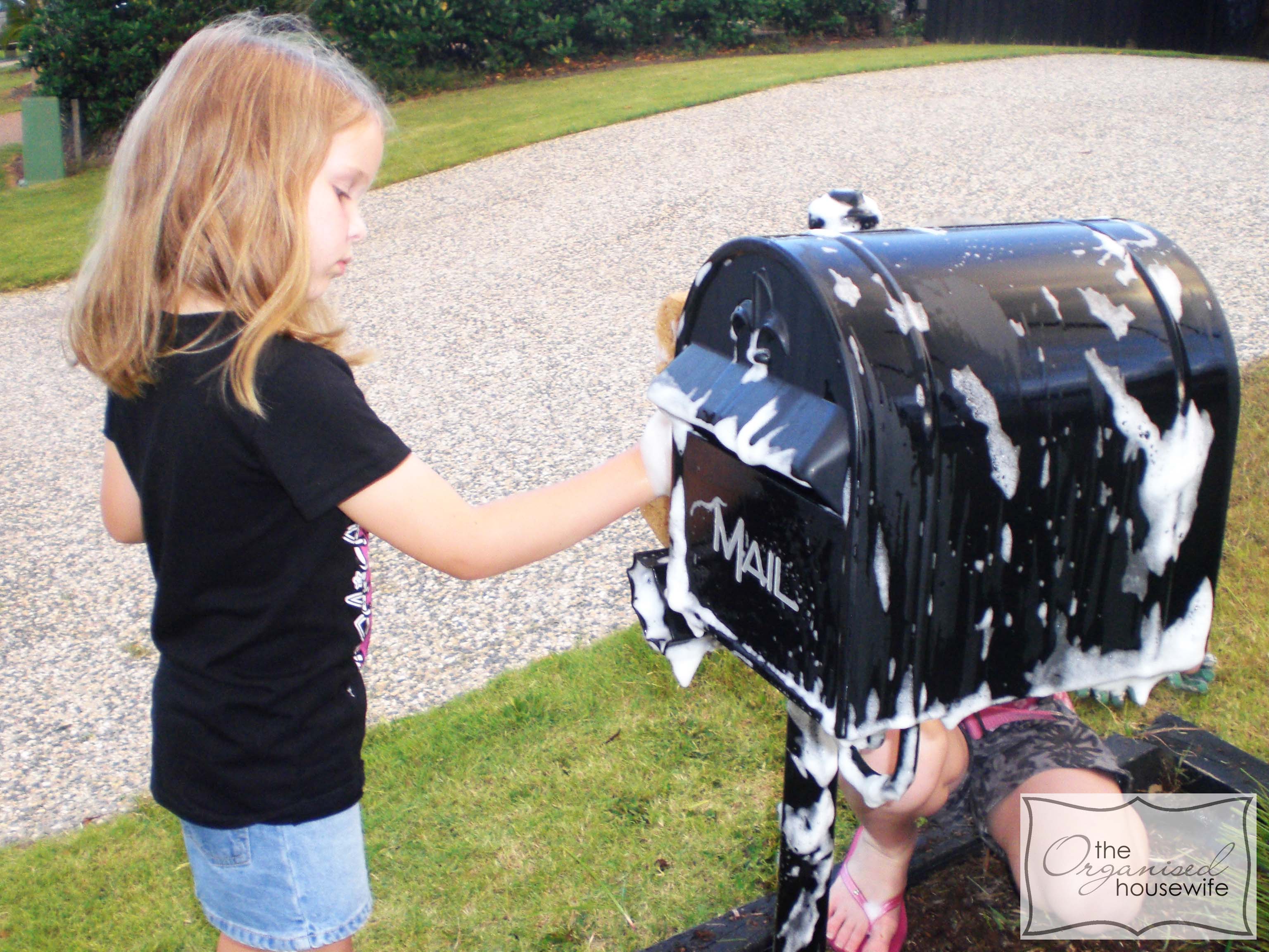 How To Clean A Mailbox  