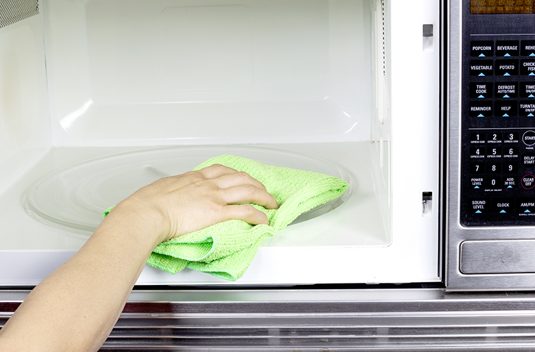 how to clean the microwave