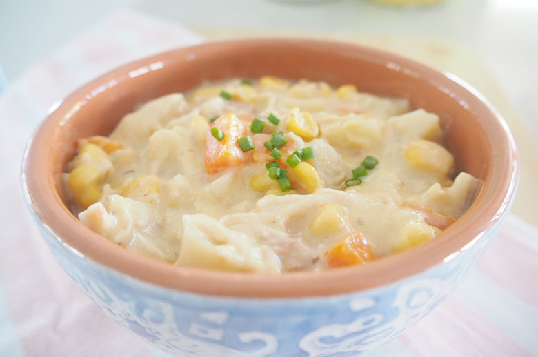 This chicken and corn chowder is a scrumptious thick and chunky soup, which fills up those hungry bellies a little more than a pureed type of soup. 