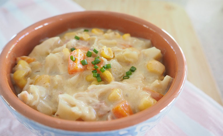 This chicken and corn chowder is a scrumptious thick and chunky soup, which fills up those hungry bellies a little more than a pureed type of soup. 