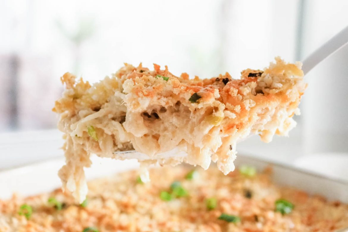 If you’re looking for an easy breezy weeknight dinner option, look no further than this delicious Salmon Mornay Pasta Bake.