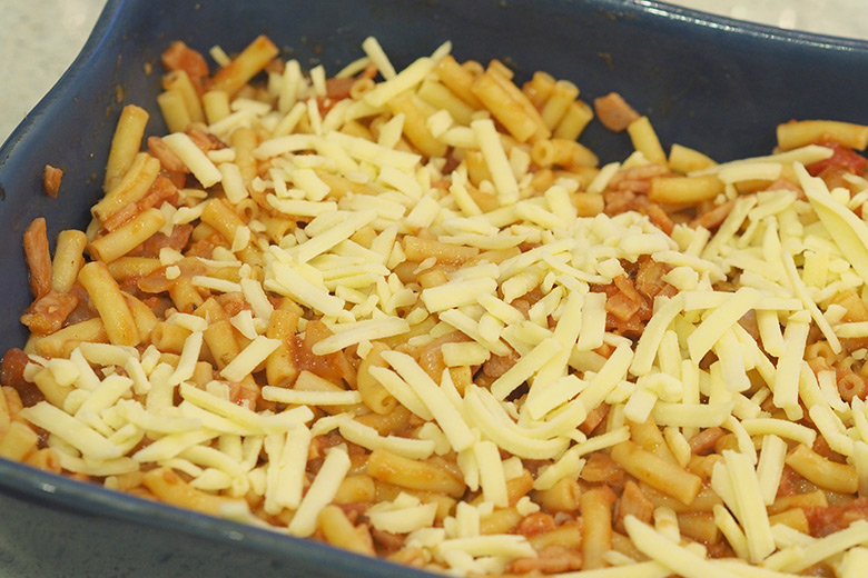 Cheesy Bacon Pasta Bake dinner idea for families and kids