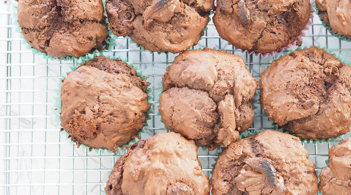 Towards the end of the school holidays I spend a few hours doing a big bake up of Freezer Friendly Lunch Box Recipes so the kids have snacks on hand to add to their school lunchboxes. I find this really helpful as some weekends I don't have time to bake something new for the upcoming week.