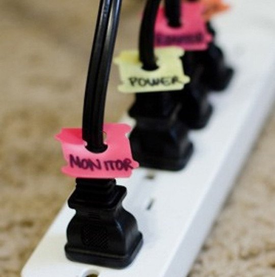 Use bread tags to label your power cords to easily distinguish cords, as we all know they can become a tangled mess. Clever way of repurposing!