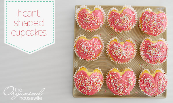 {The Organised Housewife} How to make Heart Shaped Cupcakes