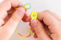 school holiday craft - make friendship bracelets