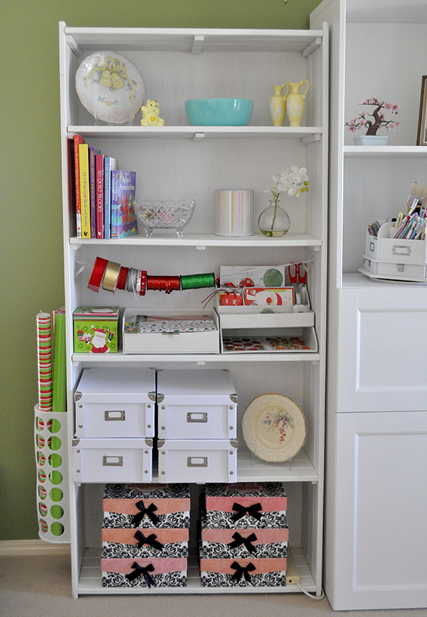 {The Organised Houswife} Christmas Gift Wrapping Station 2