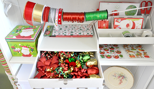 {The Organised Houswife} Christmas Gift Wrapping Station 7