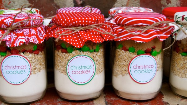 DIY Christmas Cookie Mason Jar Decoration Kit with 4 recipe