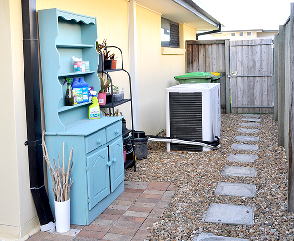 {The Organised Housewife} Creating an Outdoor Potting Bench 14