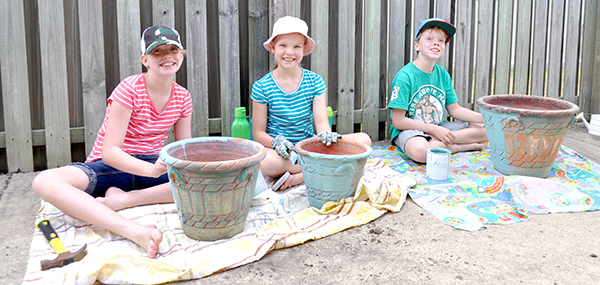 {The Organised Housewife} Creating an Outdoor Potting Bench 5