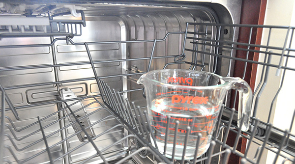 How to clean the dishwasher