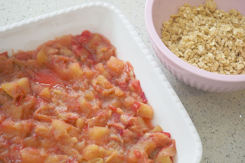 apple and rhubarb crumble recipe