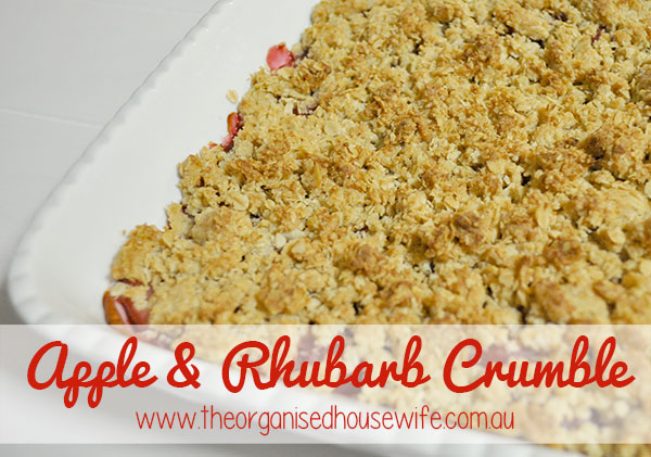 {The-Organised-Housewife}-Apple-Rhubarb-Crumble