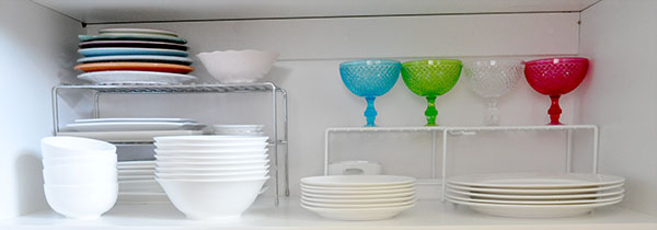 {The-Organised-Housewife}-Orgnaise-the-crockery-cupboard-6