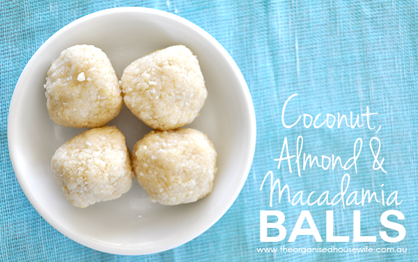 {The-Organised-Housewife}-Coconut-Almond-and-Macadamia-Balls