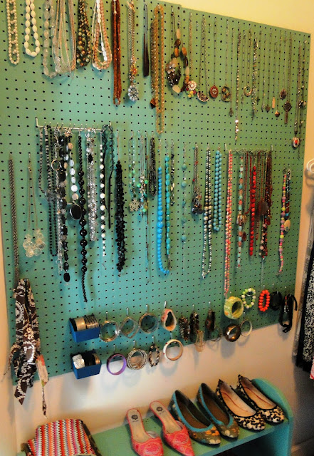 Hanging store earring storage