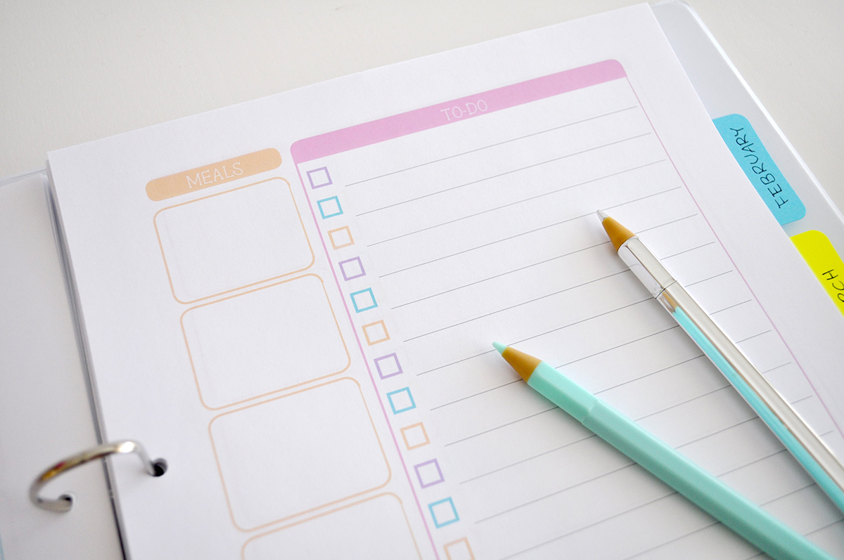 The 2015 Weekly Planner - The Organised Housewife