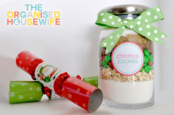 {THE ORGANISED HOUSEWIFE} Christmas cookies in a jar