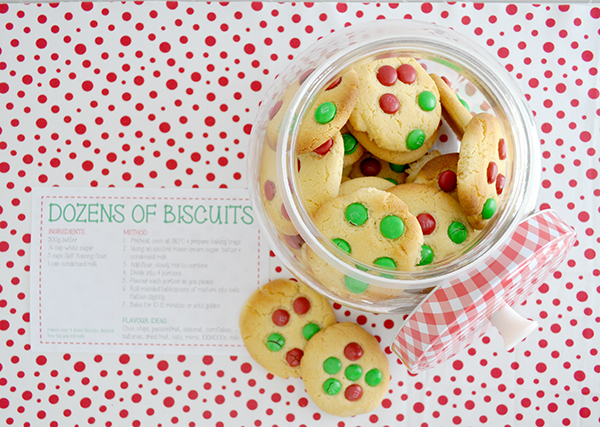 {The Organised Housewife} Dozens of Cookies in a Jar with Recipe Card