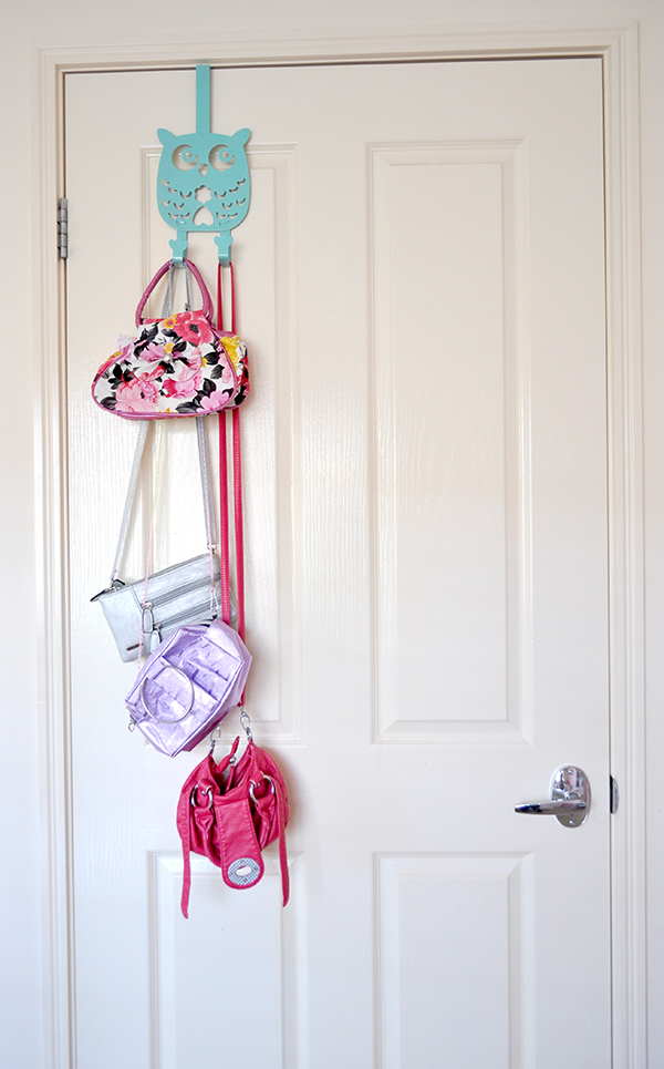 {The Organised Housewife} Girls Bedroom Makeover back door storage 2