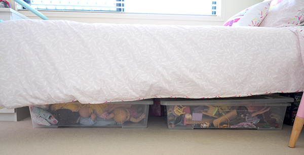{The Organised Housewife} Girls Bedroom Makeover under bed storage