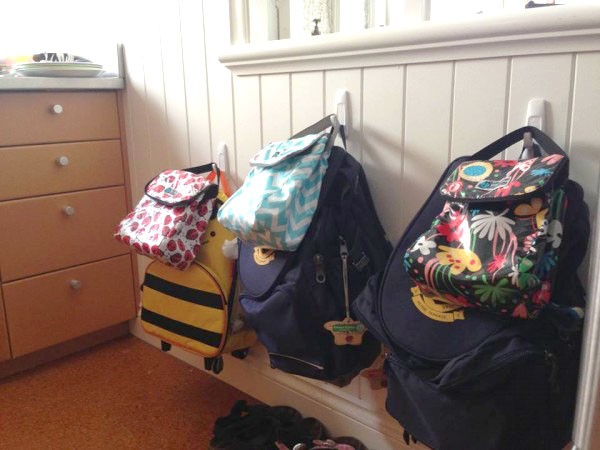 24 Reader School Bag Nooks - The Organised Housewife