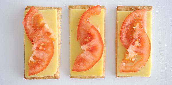 Healthy-after-School-Snack-Idea---Cheese-and-Tomato-Cracker