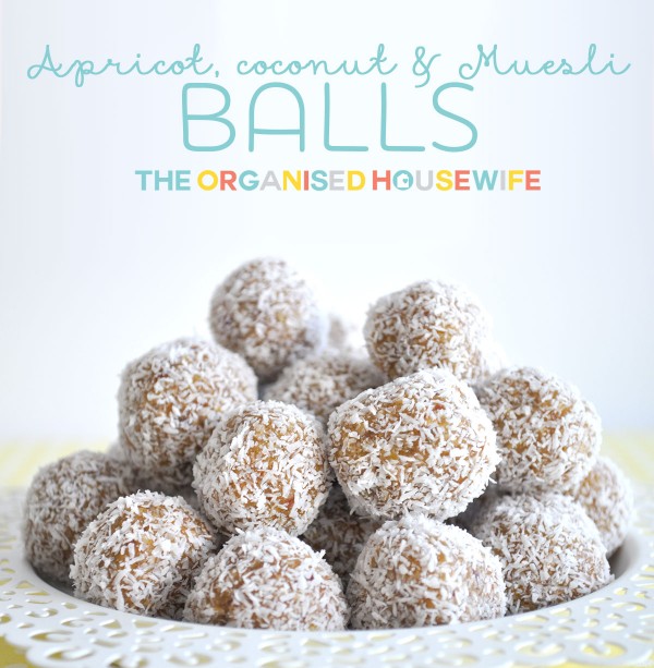 The Apricot, Coconut & Muesli Balls are a great light and healthy bite sized snacks, perfect for the kids luncbhoxes.