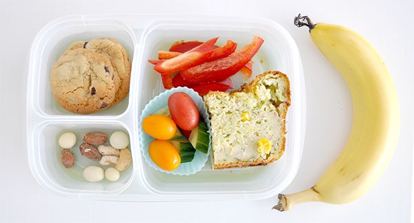 lunch-box-with-Cheesy-zuchhini-ham-bread