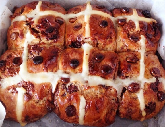 choc chip hot cross buns