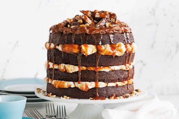 snickers caramel layer cake