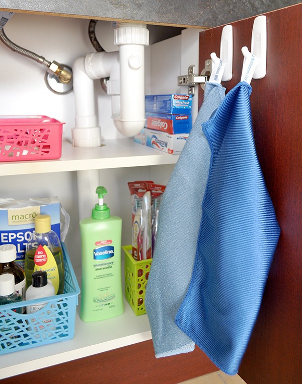 chux-cloths-in-cupboard