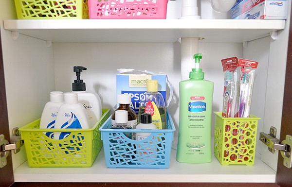 organised-bathroom-cupboard