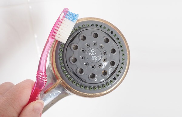 How to clean a shower head