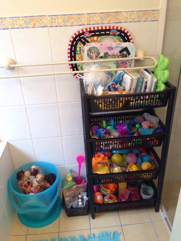 how to store bath toys