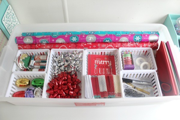 Under the bed Christmas Gift Wrapping Station - The Organised Housewife