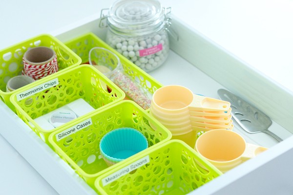organised-kitchen-drawer