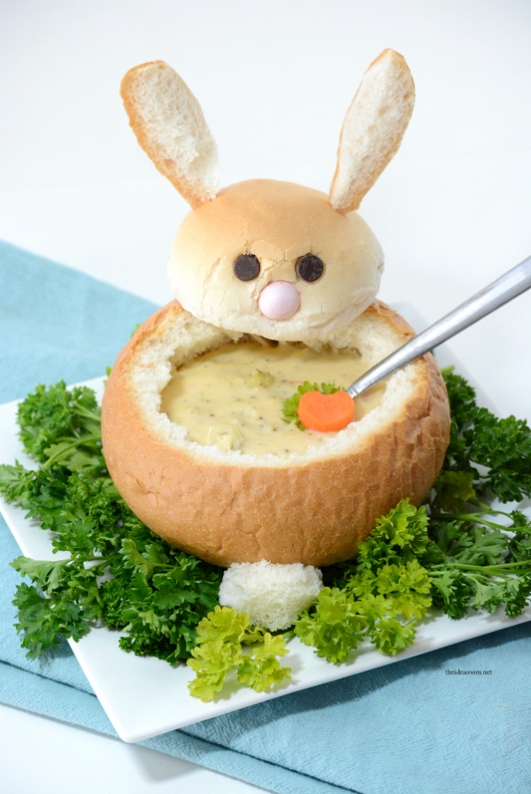 This Easter Bunny Dip Bread bowls is a really cute way to serve dip when entertaining this Easter.