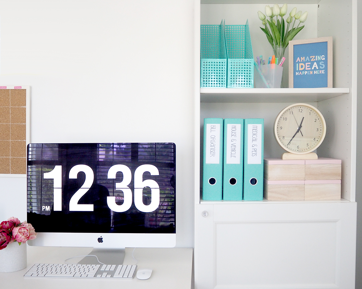 I've had a few readers ask me how to create this Digital Black and White Flip Clock Screensaver Background for the computer, it's really cool isn't it mimicking the appearance of the old retro flip clocks.  I use it as my screen saver, it switches on after 5 minutes.  People laugh as on my big iMac it's rather large, but it's a fabulous retro look.