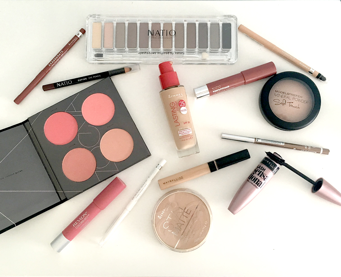 A budget friendly makeup kit that includes all the everyday makeup essentials, to give busy mums a a flawless face. 