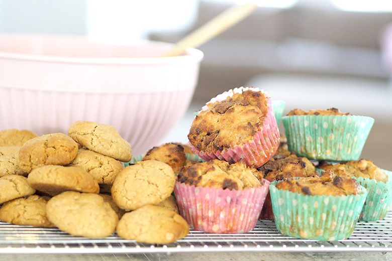 Towards the end of the school holidays I spend a few hours doing a big bake up of Freezer Friendly Lunch Box Recipes so the kids have snacks on hand to add to their school lunchboxes. I find this really helpful as some weekends I don't have time to bake something new for the upcoming week.