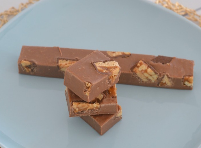 THREE INGREDIENT SNICKERS FUDGE - Yes, you read it right! You only need three ingredients for this snack. This fudge is the ultimate treat for any Snickers (or chocolate) lover out there and Dad will have a hard time stopping yourself at just one piece.