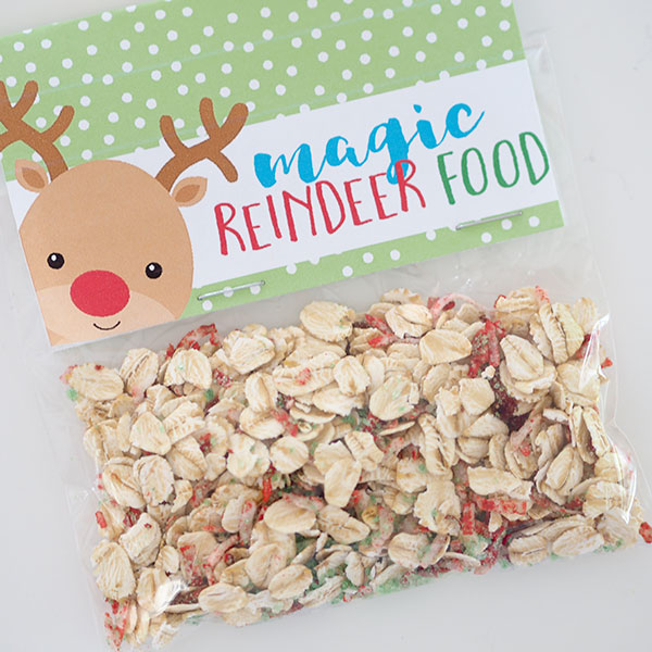 Christmas treat bags are an easy and inexpensive gift to give. I have had some fun recently making up some new Christmas Bag Toppers, Reindeer Noses, Merry Christmas, Magic Reindeer Food and more. 