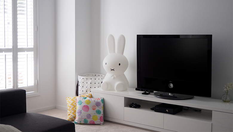 This Miffy night light lamp is a cute little bunny who will bring joy and light into your home for many nights to come.