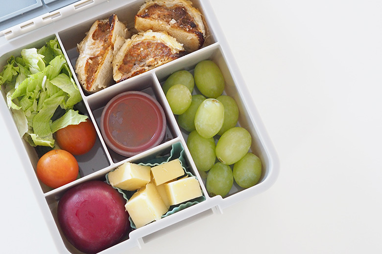 Struggling to create a variety of healthy lunchboxes each day? Here are my top tips for packing a healthy lunchbox for kids and one week of lunchbox ideas, with a printable to help you plan a week of healthy lunchboxes for your kids.