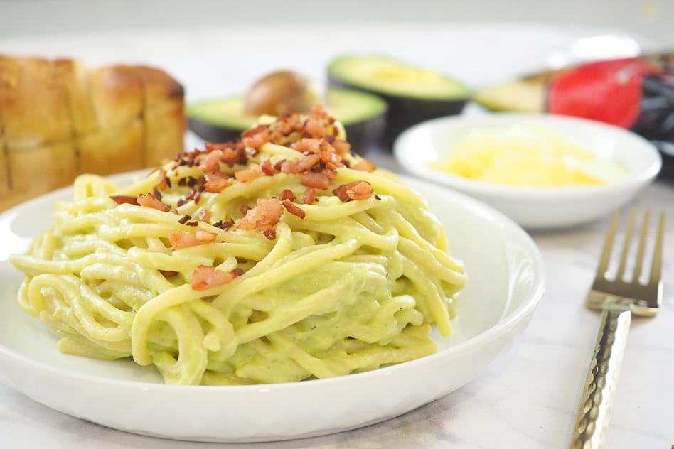 Easy tasty spaghetti recipe with avocado and bacon
