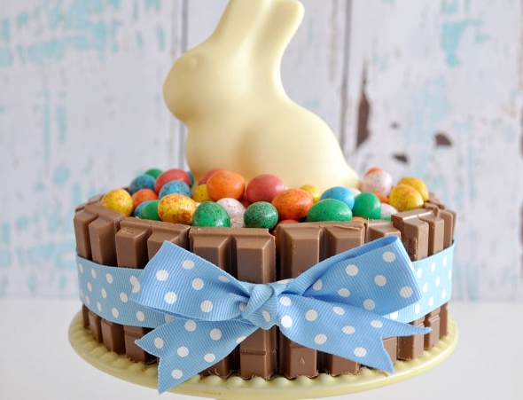 Easter is one of my favourite holidays. To me, Easter is all about spending time with loved ones, eating chocolate and having fun. I've put together some Clever Easter Party Ideas that will help you decorate your house and entertain your guests.